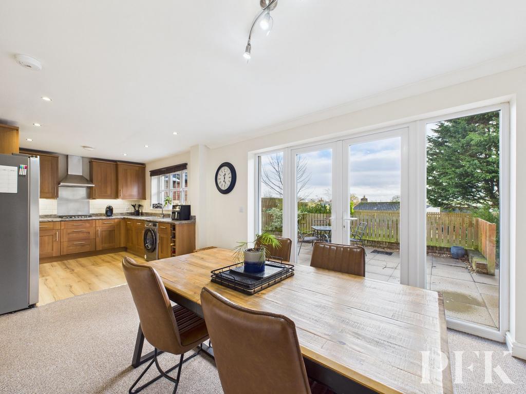 Kitchen / Dining