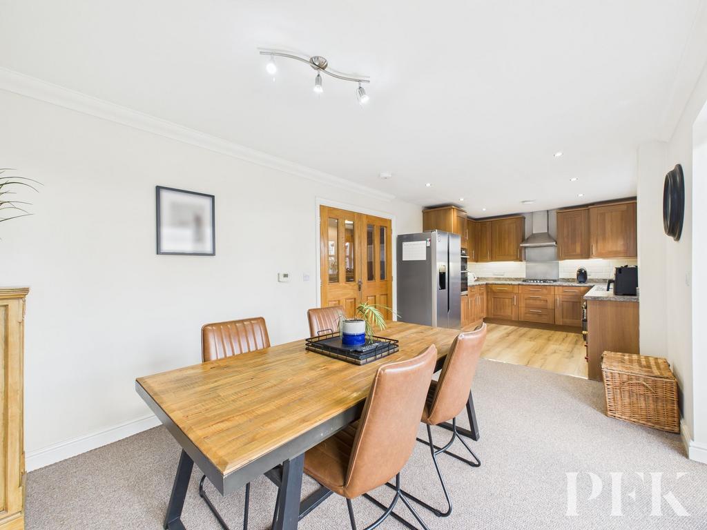 Kitchen / Dining