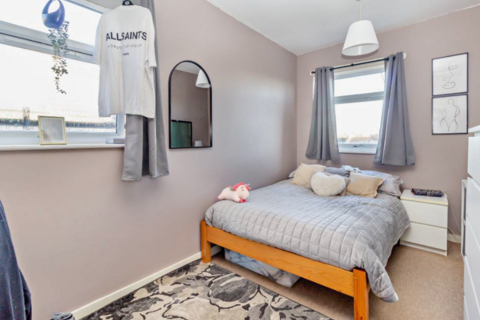 2 bedroom apartment to rent, Stockton Road, Manchester
