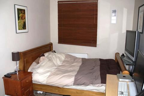 2 bedroom apartment to rent, Stockton Road, Manchester