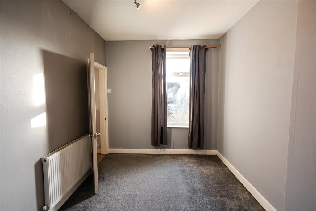 Bedroom 2 (2)