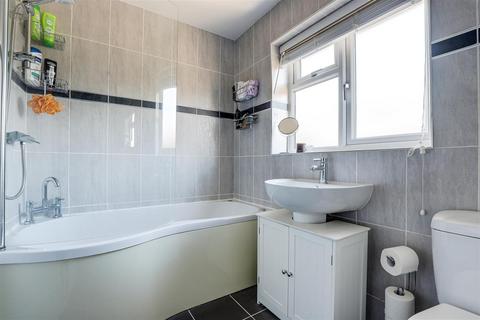 3 bedroom end of terrace house for sale, Bronte Close, Long Eaton NG10