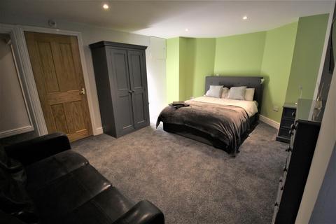 undefined, Room 1, Estcourt Avenue, Headingley, Leeds