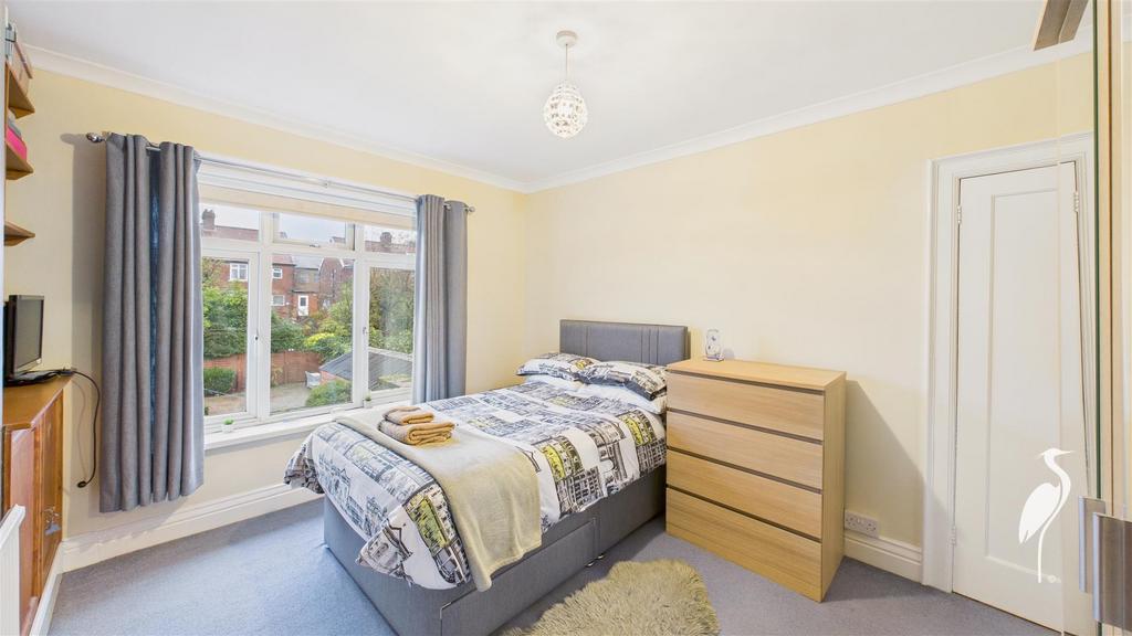 Bedroom 2 (rear)