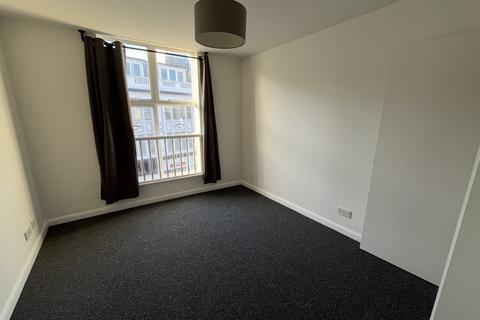 3 bedroom apartment to rent, St Peters Gate, ,