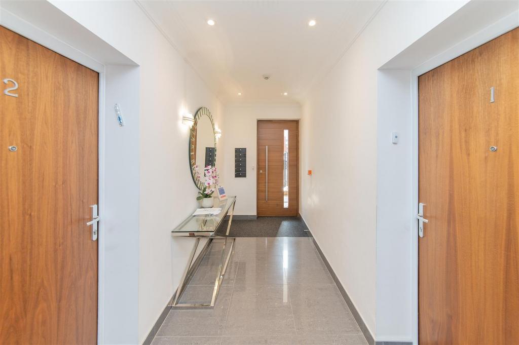 Flat 4 Annabel Court-31 DSC 1117.jpg