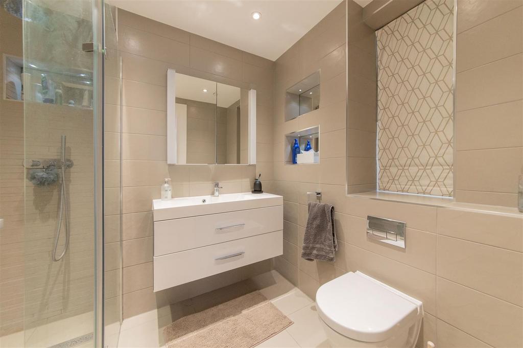 Flat 4 Annabel Court-8 DSC 1029.jpg