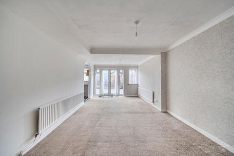 2 bedroom bungalow for sale, Wood Road, Shepperton, TW17