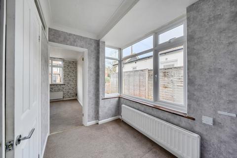 2 bedroom bungalow for sale, Wood Road, Shepperton, TW17