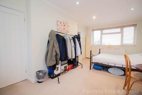 undefined, Edinburgh Avenue, Mill End, WD3