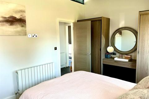 2 bedroom detached house to rent, Maidenhead Road, Windsor, SL4