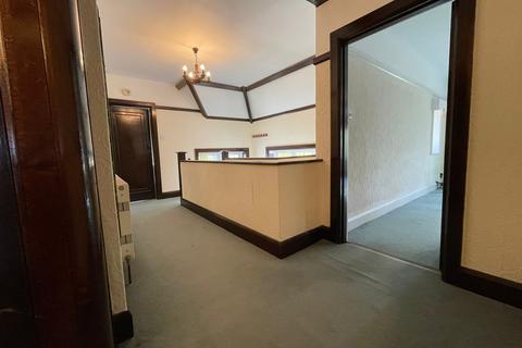 4 bedroom apartment to rent, East Avenue, Talbot Woods, Bournemouth