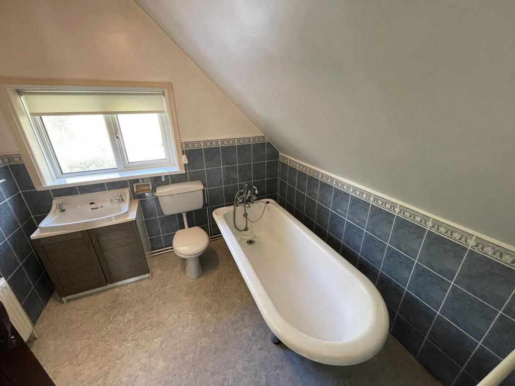 L - Master Ensuite