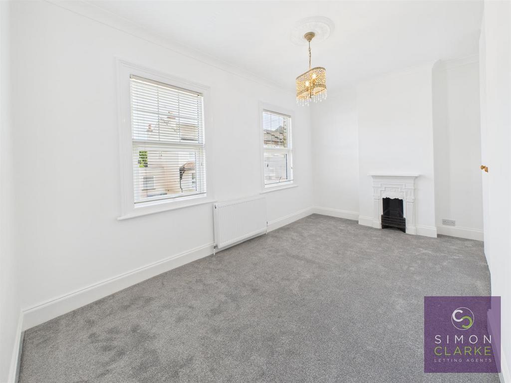 CAM05425 G0-PR0024-STILL009.jpg