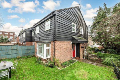 undefined, Moreton Avenue, Isleworth TW7