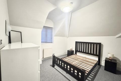 1 bedroom apartment to rent, Belsize Avenue, London NW3