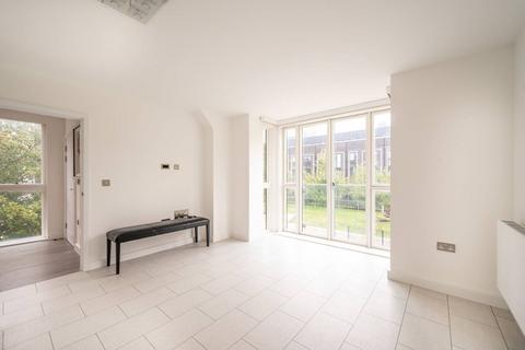 4 bedroom semi-detached house to rent, Kierin Road, Stratford, London, E20