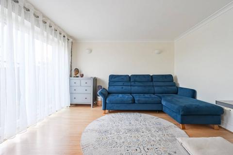 3 bedroom terraced house for sale, Empress Avenue, Aldersbrook, London, E12