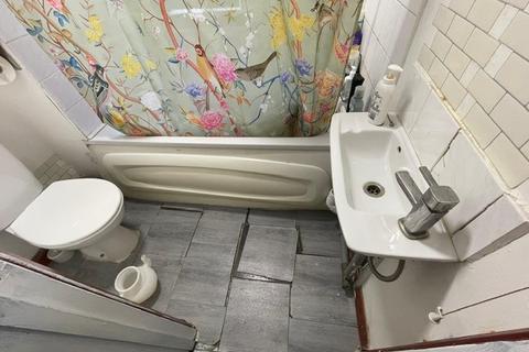 undefined, First Floor Flat, Breamore Road, Ilford, Essex, IG3