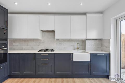 undefined, Crescent Way, London, N12