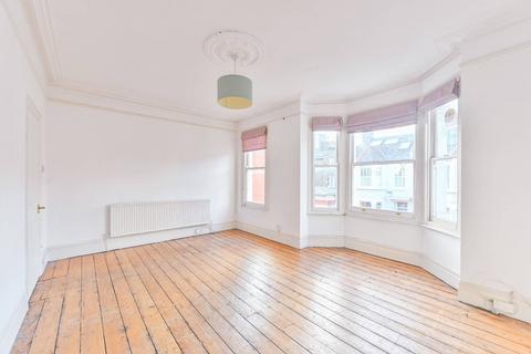 3 bedroom flat for sale, Jedburgh Street, Clapham Common North Side, London, SW11