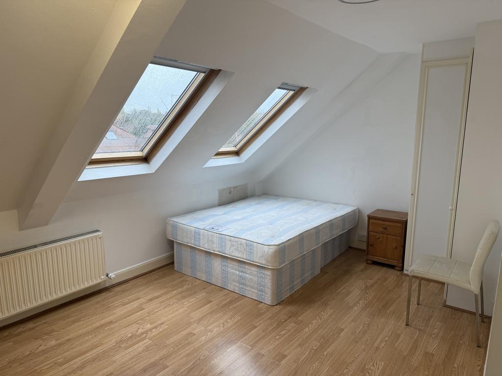 Studio to rent Beechcroft Avenue, London NW11
