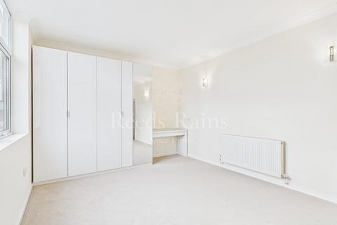 undefined, Gorringe Avenue, Dartford DA4