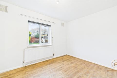 undefined, Western Avenue, Dagenham, RM10