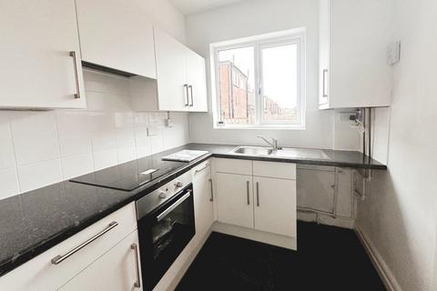 2 bedroom terraced house to rent, Gill Street, Stockport SK1
