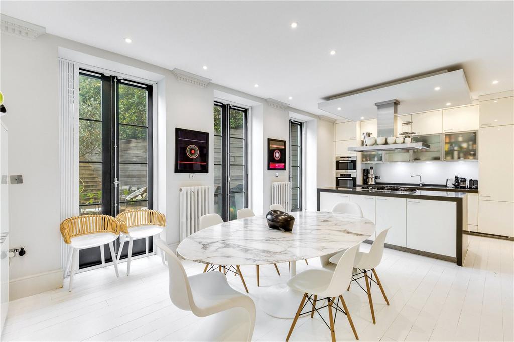 Kitchen / Dining