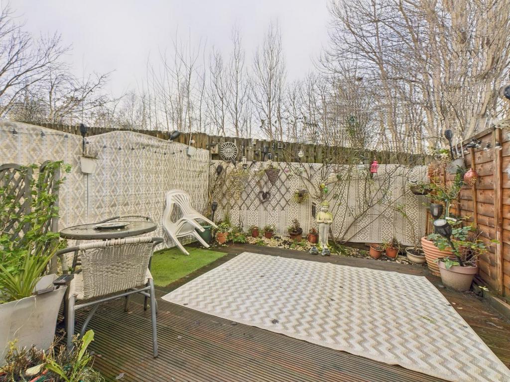 CAM04899 G0-PR0238-STILL014.jpg