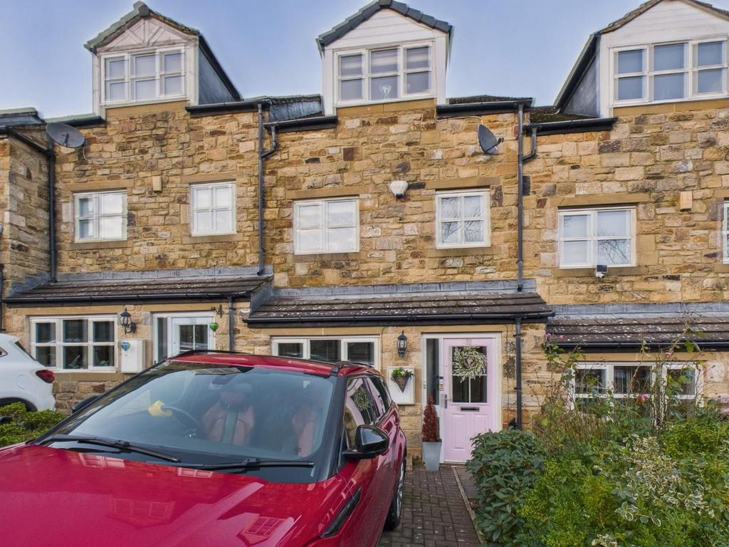 CAM04899 G0-PR0238-STILL016.jpg