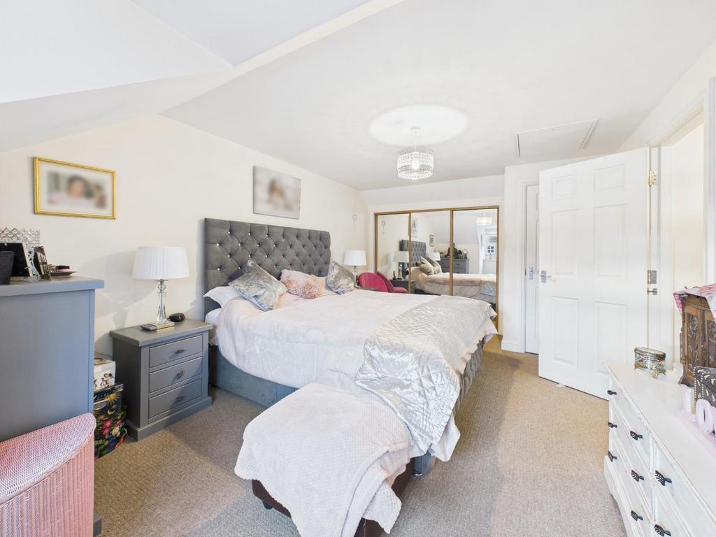 CAM04899 G0-PR0238-STILL008.jpg