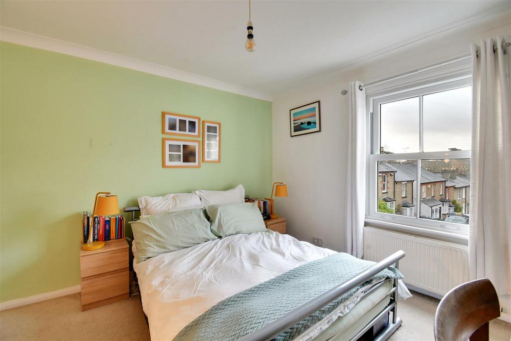 Bedroom 1 2.jpg