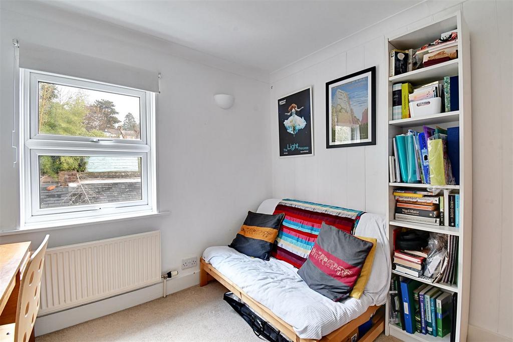 Bedroom 2 3.jpg