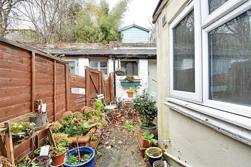 Garden 2.jpg