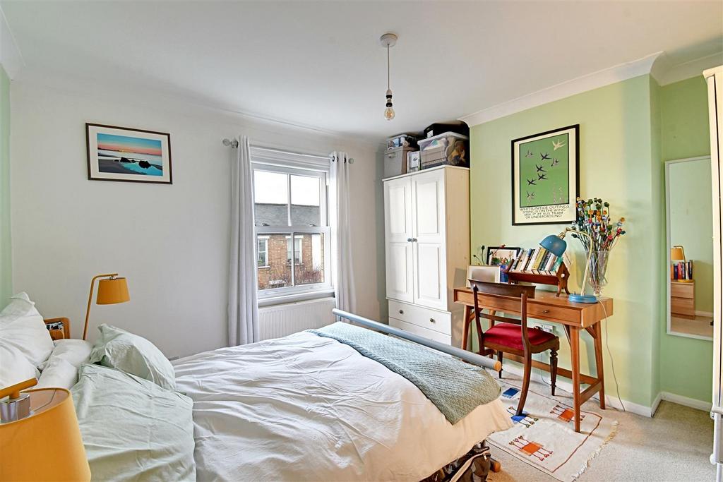 Bedroom 1 1.jpg
