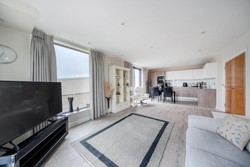 1387715 11 693176...