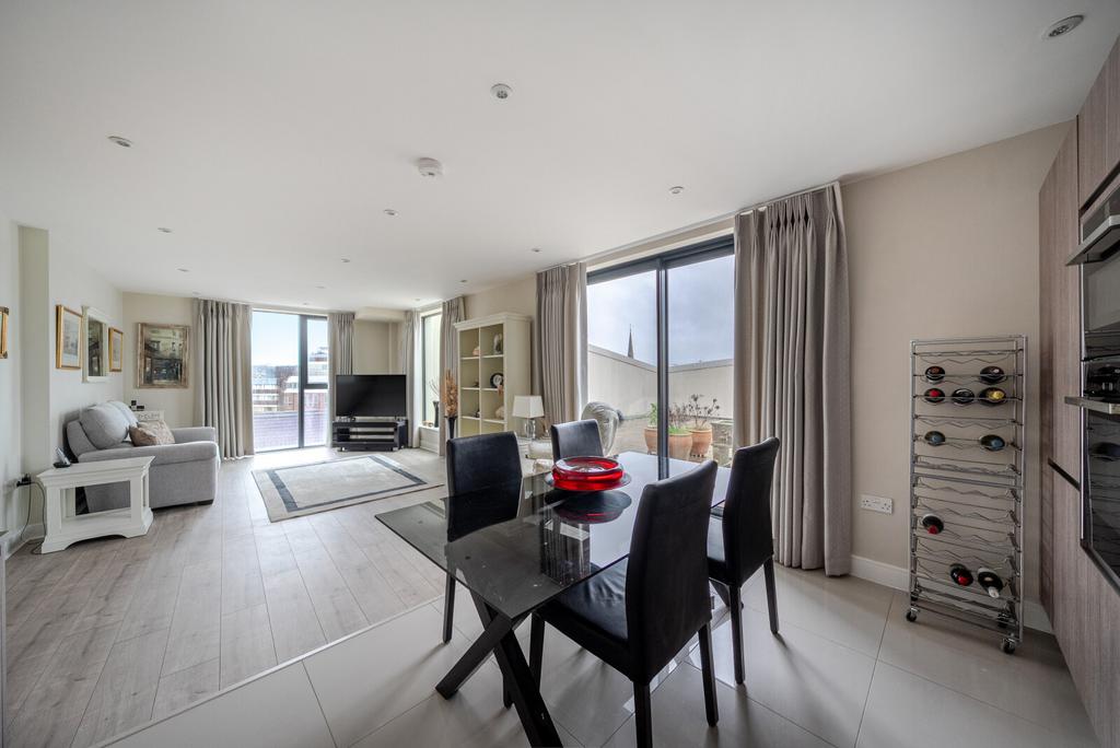 1387715 10 693176...