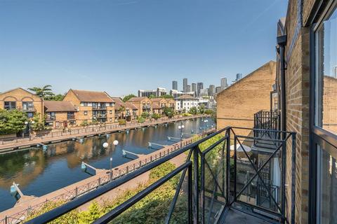 undefined, Falcon Way, London E14