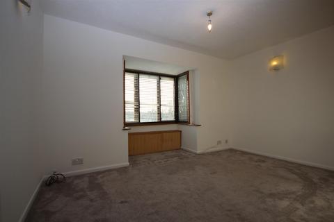 undefined, Cotton Avenue, North Acton, W3 6YG