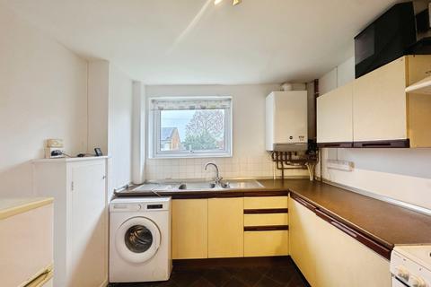 2 bedroom flat to rent, Spencer Court, Cherry Orchard, Stratford-upon-Avon, CV37