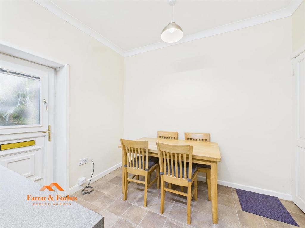 CAM03956 G0-PR0183-STILL010.jpg