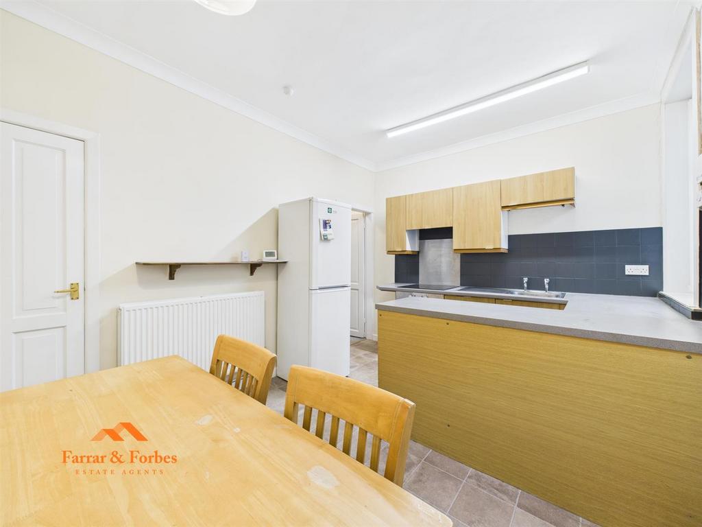 CAM03956 G0-PR0183-STILL009.jpg