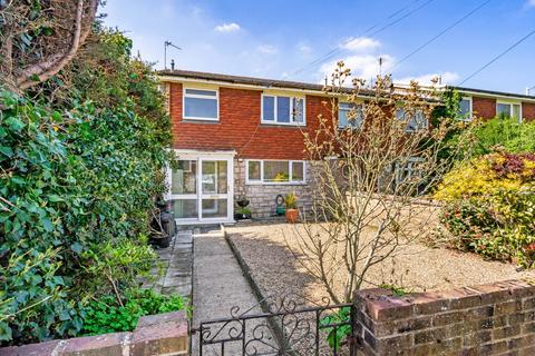 3 bedroom terraced house to rent, Park Lane, Kemsing, TN15