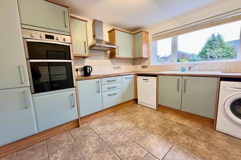 3 bedroom terraced house to rent, Park Lane, Kemsing, TN15