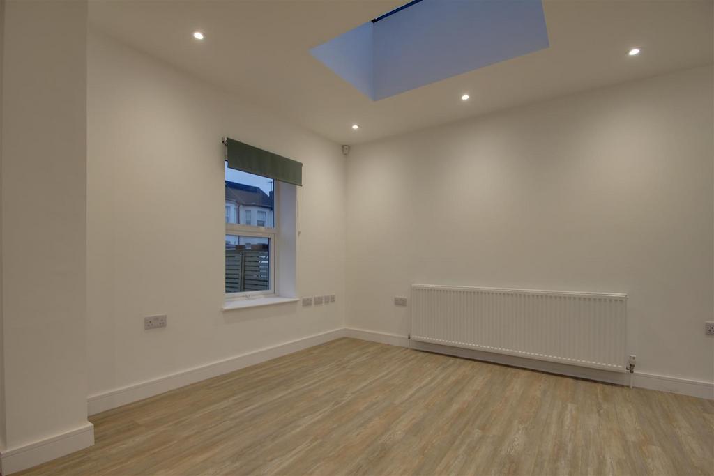 Open Plan Lounge Kitchen