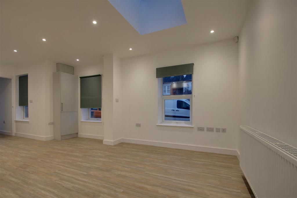 Open Plan Lounge Kitchen