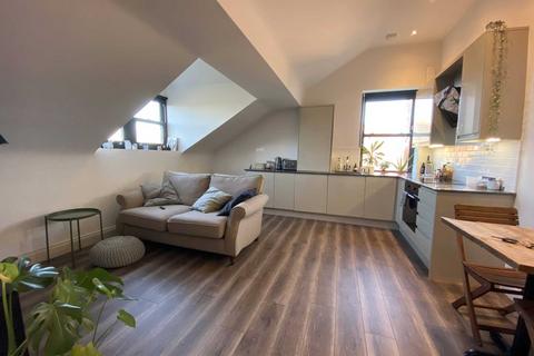 2 bedroom apartment to rent, Livingston Drive North, Liverpool L17