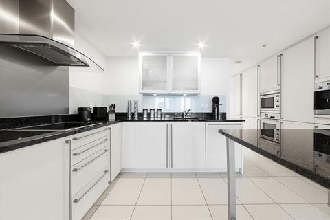 2 bedroom flat to rent, No. 1 West India Quay, Nr Canary Wharf, London, E14